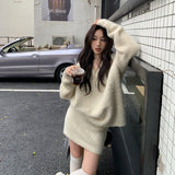 Vネックオーバーニットアップ