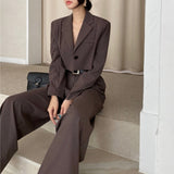 ショートジャケット+ハイウェストワイドパンツ