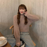 ふわふわハイネックニット