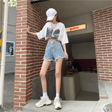 ダブルボタンダメージショートデニム