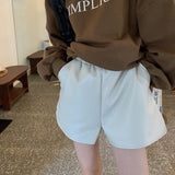 エコレザーショートパンツ