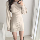 バックオープンニットワンピース