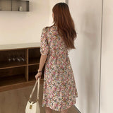 花柄Vネックワンピース