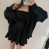 カーディガン&ケーブルニット&消しプリーツスカート