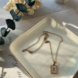 スクエアアルファベットペンダント