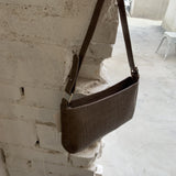 押し型ショルダーバッグ