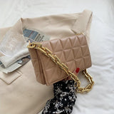 ゴールドチェーンスクエアバッグ