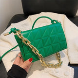 ゴールドチェーンスクエアバッグ