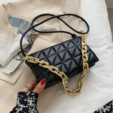 ゴールドチェーンスクエアバッグ