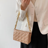 ゴールドチェーンスクエアバッグ