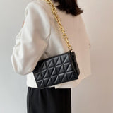 ゴールドチェーンスクエアバッグ