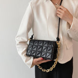 ゴールドチェーンスクエアバッグ