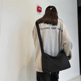 ナイロンショルダーバッグ