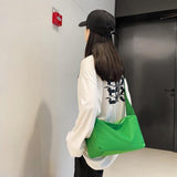 ナイロンショルダーバッグ