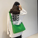 ナイロンショルダーバッグ