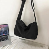 ナイロンショルダーバッグ