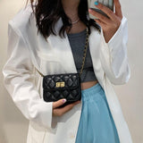 GOLDボールチェーンキルティングバッグ