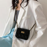 GOLDボールチェーンキルティングバッグ