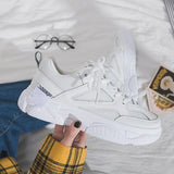 シンプルタグスニーカー