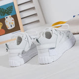 シンプルタグスニーカー