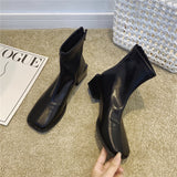 シンプルスクエアブーツ