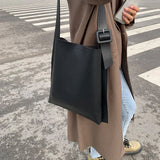 フェイクレザートートバッグ