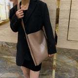 フェイクレザートートバッグ