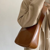 フェイクレザーバケットバッグ