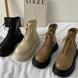 厚底レースアップシューズ