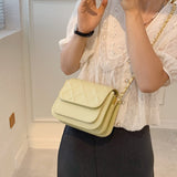 フラップショルダーバッグ