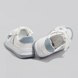 ライトカラースニーカー