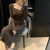 レイヤードネックロングニットワンピース