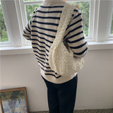 エンボス加工ショルダーバッグ