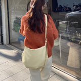 フェイクレザーショルダーバッグ