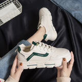 デイリーマッチスニーカー