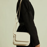 フェイクレザーショルダーバッグ