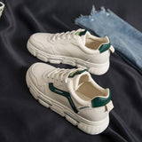 デイリーマッチスニーカー