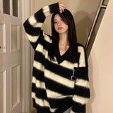 アルファベットボーダーニット