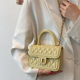 キルティングスクエアチェーンバッグ