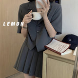 半袖ジャケット&プリーツスカート