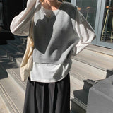 【7色展開】シンプルVネックベスト