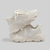 スポーティー厚底スニーカー