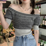 オフショルダーサマーニット