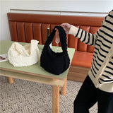 エンボス加工ショルダーバッグ