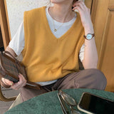 【7色展開】シンプルVネックベスト