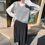 【7色展開】シンプルVネックベスト