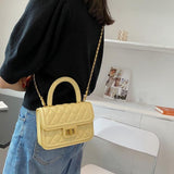 キルティングスクエアチェーンバッグ