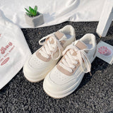 スポーティーカラフルスニーカー