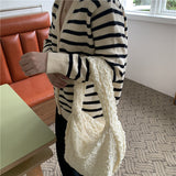 エンボス加工ショルダーバッグ