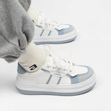 ライトカラースニーカー